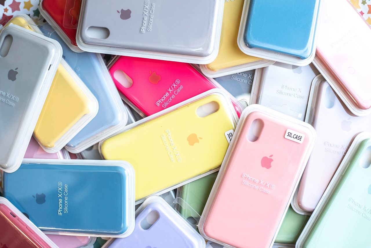 Mixed Phone Cases (Assorted Colors)